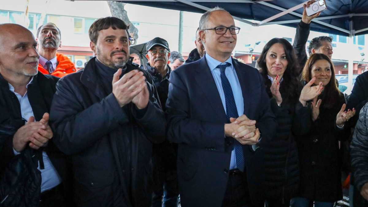 Immagine di Gualtieri a Rocca Cencia esulta: "Ora qui basta rifiuti"