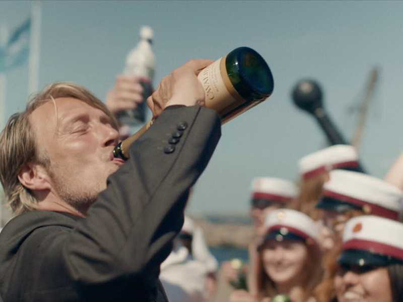Una scena del film "Un altro giro" (Wikipedia)