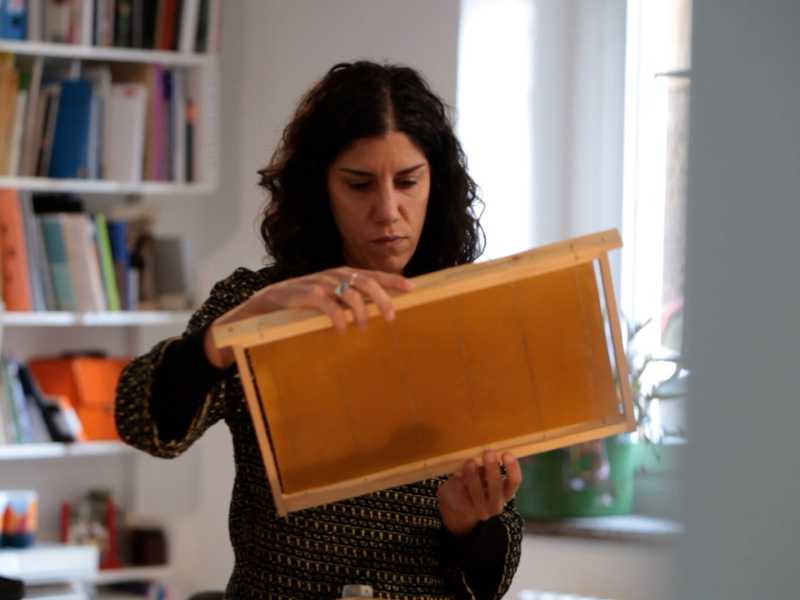 "Noi siamo spazio. E l'arte è uno strumento per esplorarlo". Nello studio di Elena Mazzi