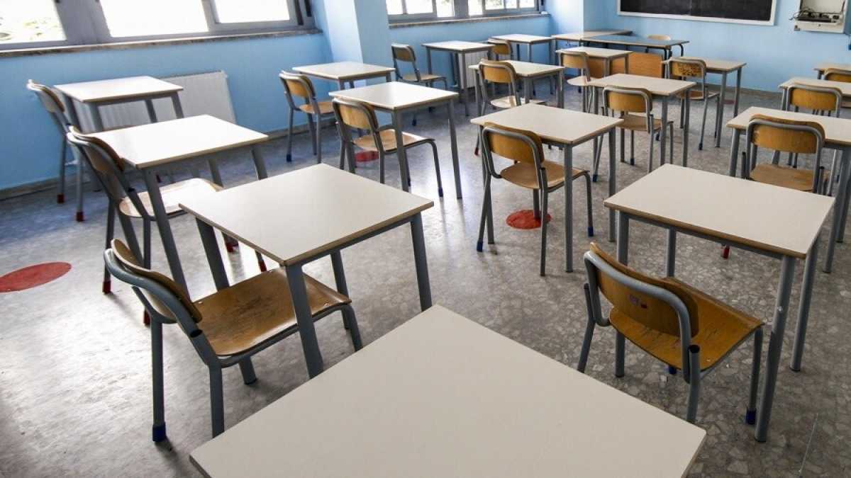 Immagine di Dopo la sospensione della maestra di Nuoro aboliamo le feste di Pasqua