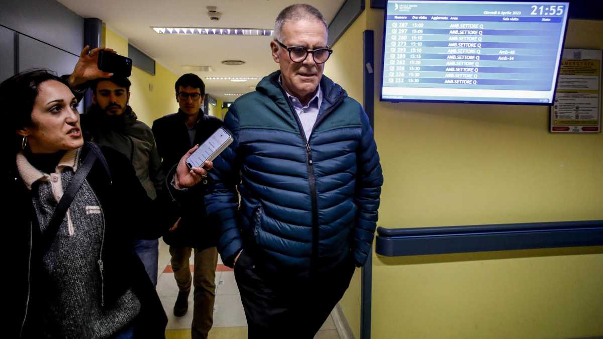 Immagine di Le condizioni di Berlusconi restano stabili. Zangrillo: "Situazione difficile, ma risponde bene alle terapie"