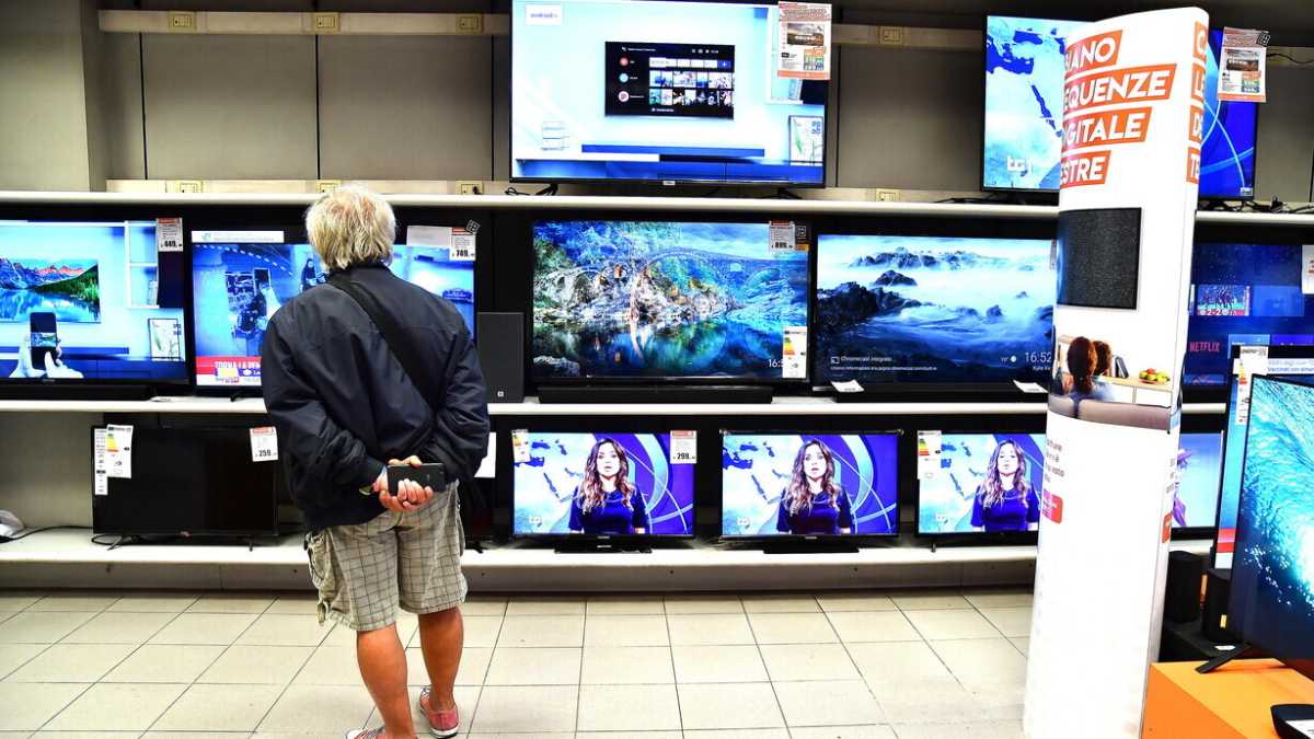 Immagine di Cibo, migranti, case popolari: ecco l’Italia dei talk che non fa male a Meloni