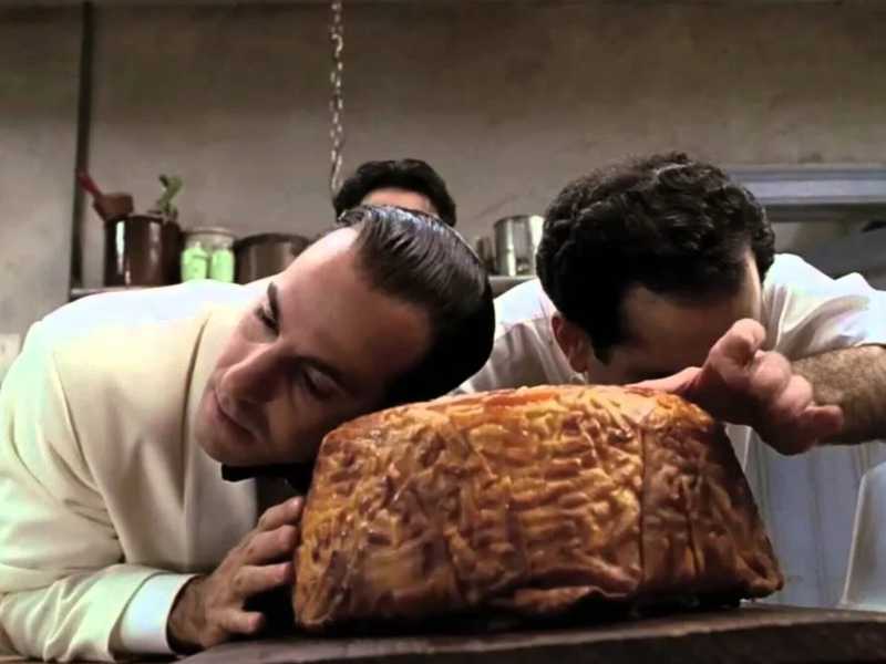Il famosissimo Timpano, un timballo ripieno di ogni ben di Dio, in Big Night, film del 1996 diretto da Stanley Tucci e Campbell Scott&nbsp;<br />