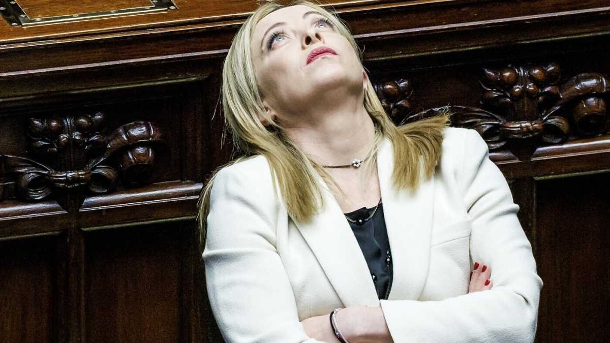 Immagine di "Responsabilità", "No, poco coraggio". Sul Def Meloni e Pd si scambiano i ruoli