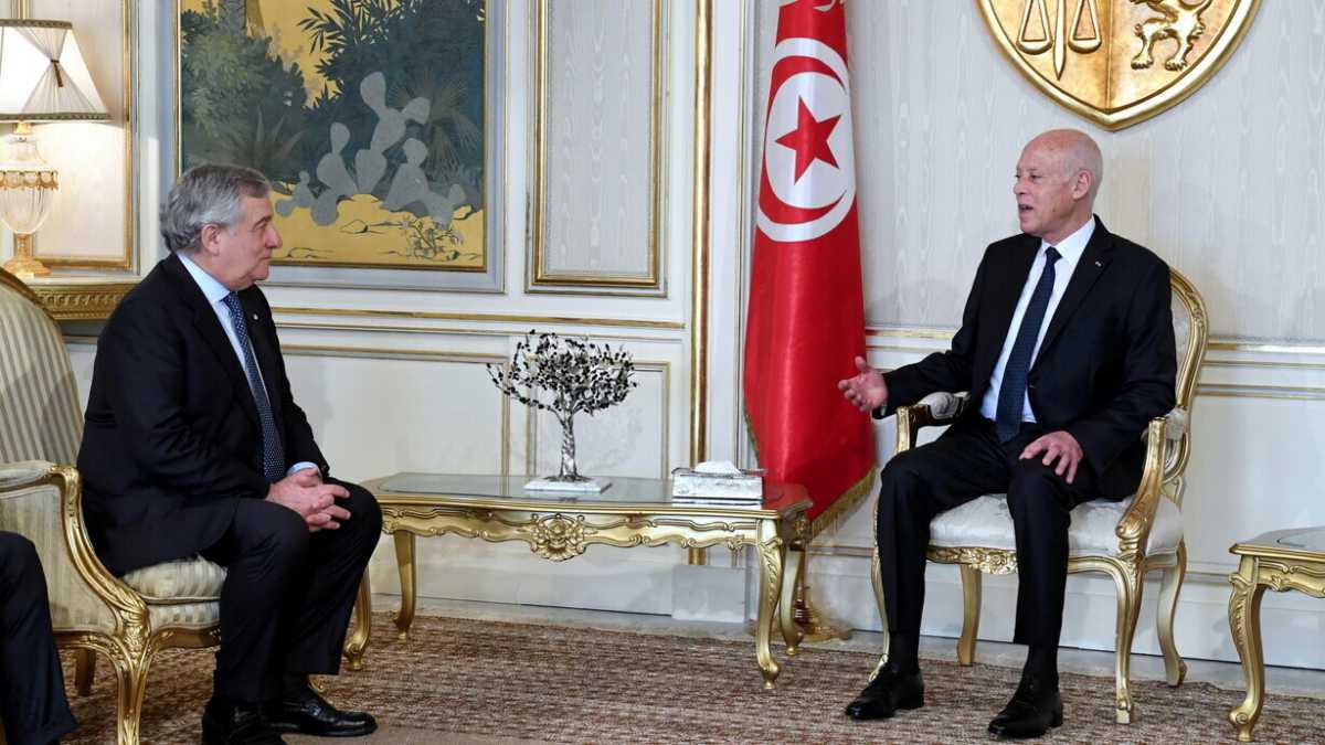 Immagine di Tajani alle prese col rebus Saied per arginare la crisi in Tunisia
