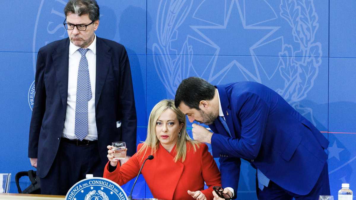 Immagine di Lo spauracchio del Giorgetti furioso induce Meloni alla resa su Enel