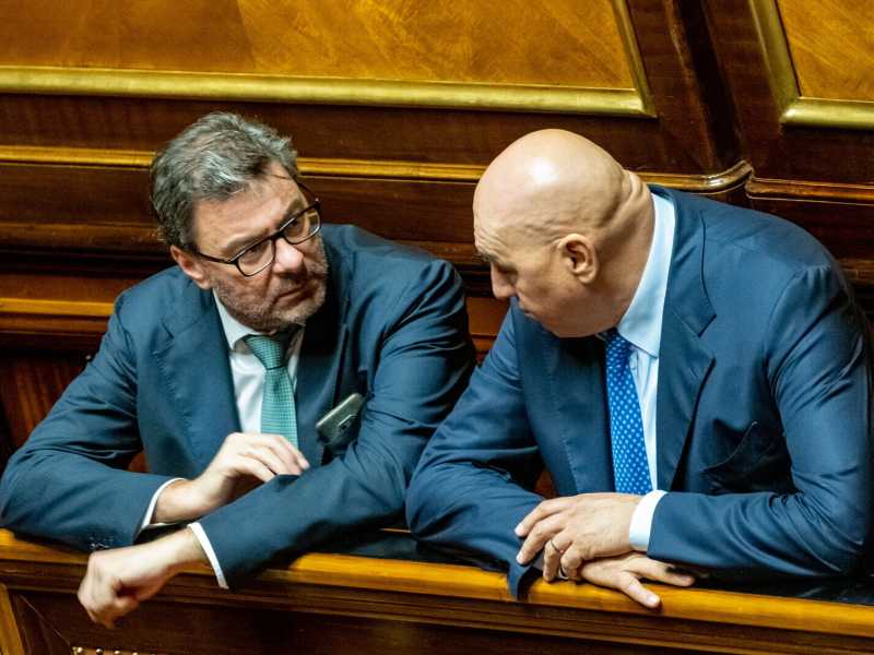 Leonardo non scontenta nessuno. Giorgetti e Crosetto all'ombra di Cingolani
