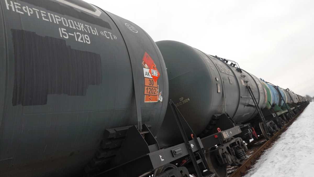 Immagine di Russia e petrolio: si dimezzano le entrate e scende la produzione