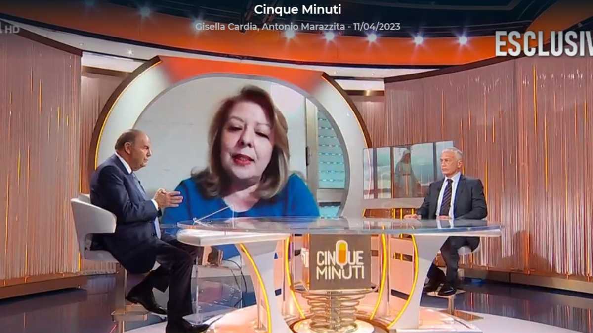 Immagine di Madonne, pizze e conigli: quando i cattolici credono a tutto meno che a Dio