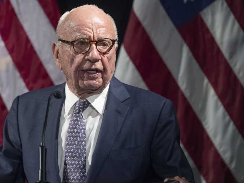 Tra Recalcati e Murdoch, tutta la vita il magistero amoroso di Rupert