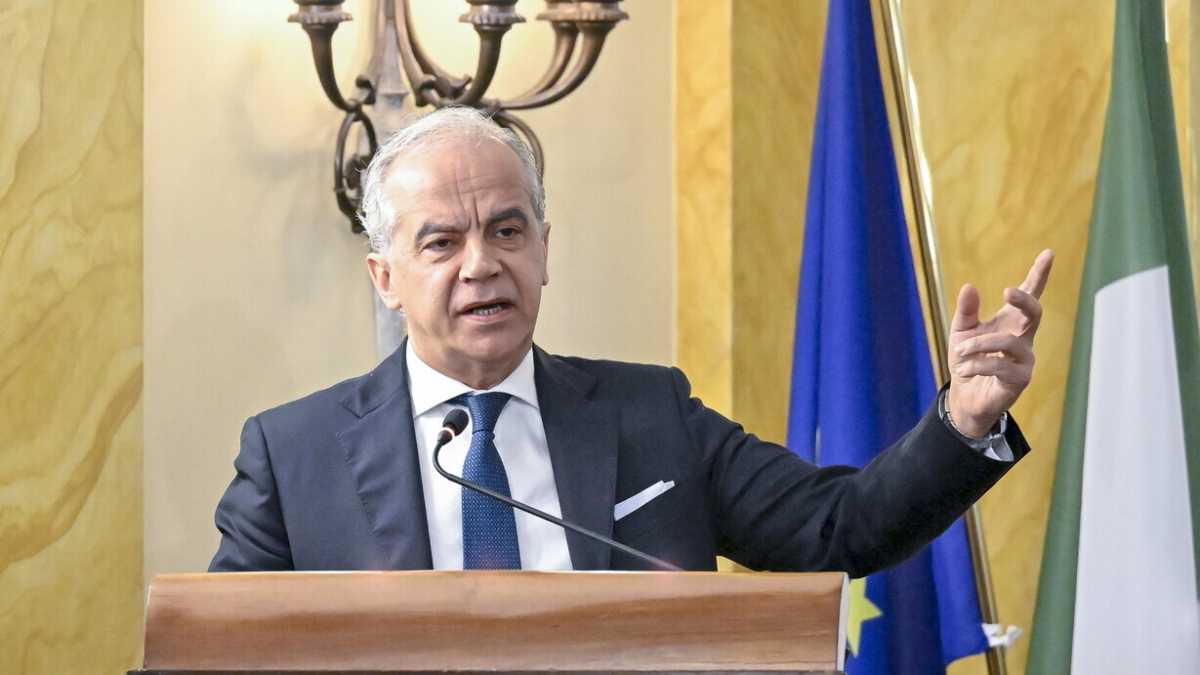 Immagine di Da 40 giorni Roma è senza prefetto. Sulla nomina è scontro Mantovano-Piantedosi