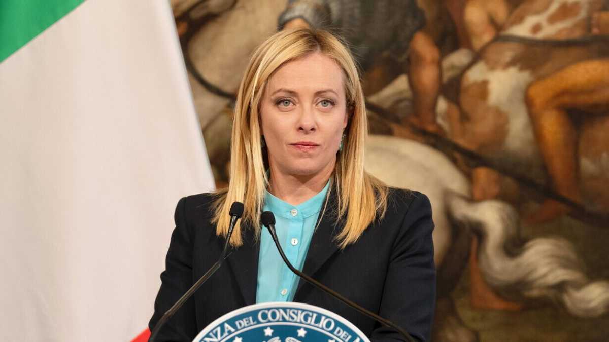 Immagine di "Surprise". Il plauso del Washington Post per Meloni: "Un esempio per i partiti di destra in Europa"