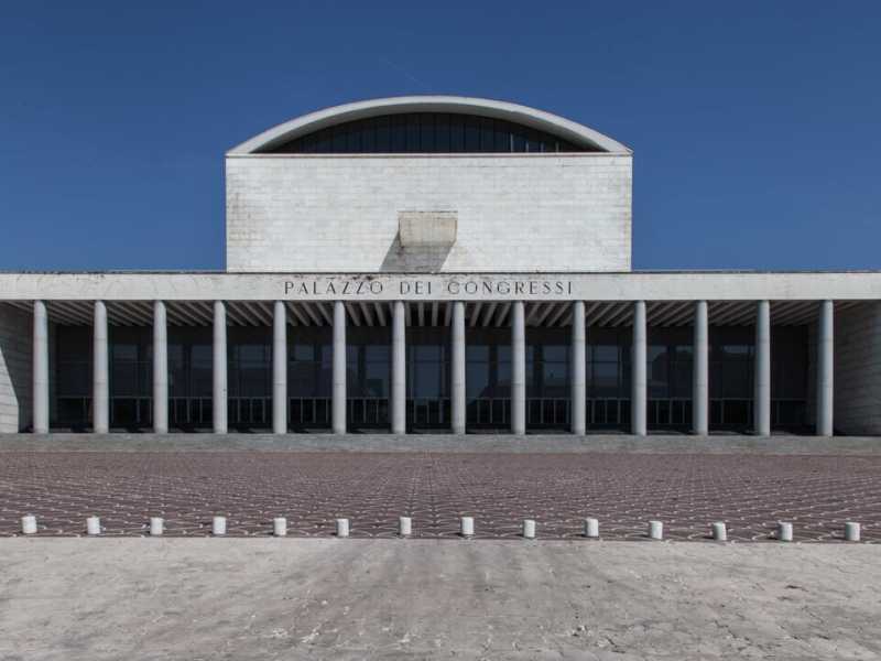 Il palazzo dei Congressi, nel quartiere dell'Eur a Roma