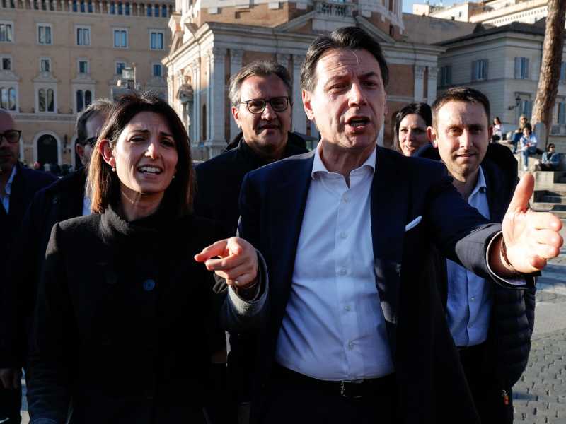 Giuseppe Conte e Virginia Raggi (Ansa)