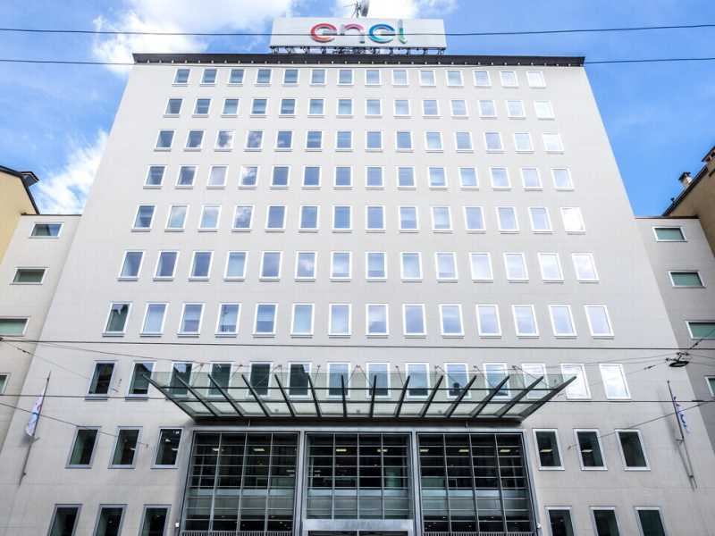 La sede Enel a Milano (Lapresse)