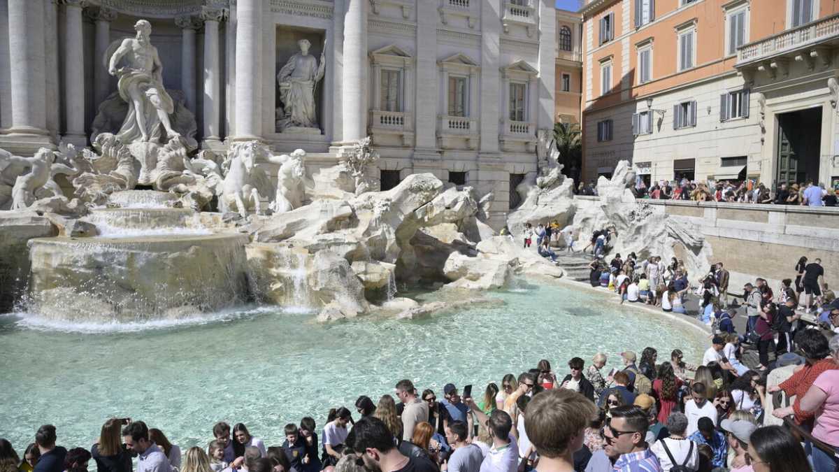 Immagine di Finalmente le città sono invase dalle gite scolastiche. Era ora!