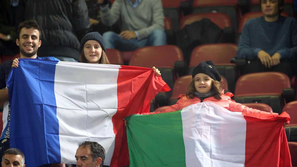 Immagine di Basta scemenze, i francesi ci amano. Storia di un equivoco tutto italiano