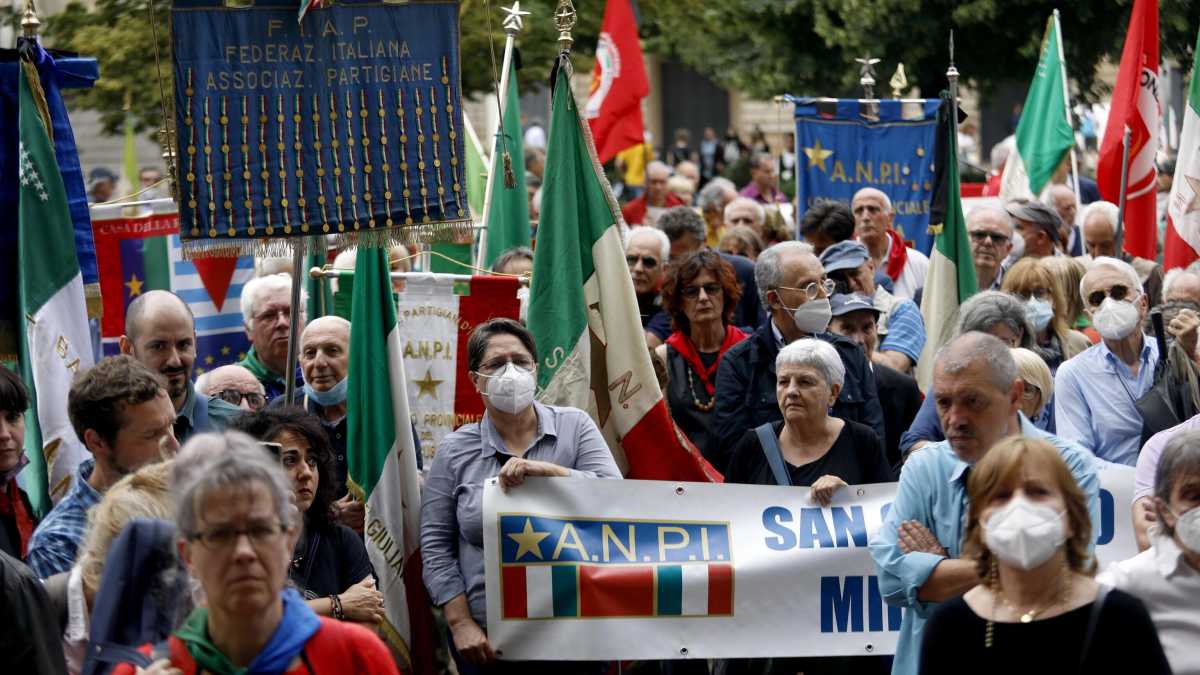 Immagine di "Lascia che i morti seppelliscano i loro morti". Ovvero finirla col Duce e Bella ciao