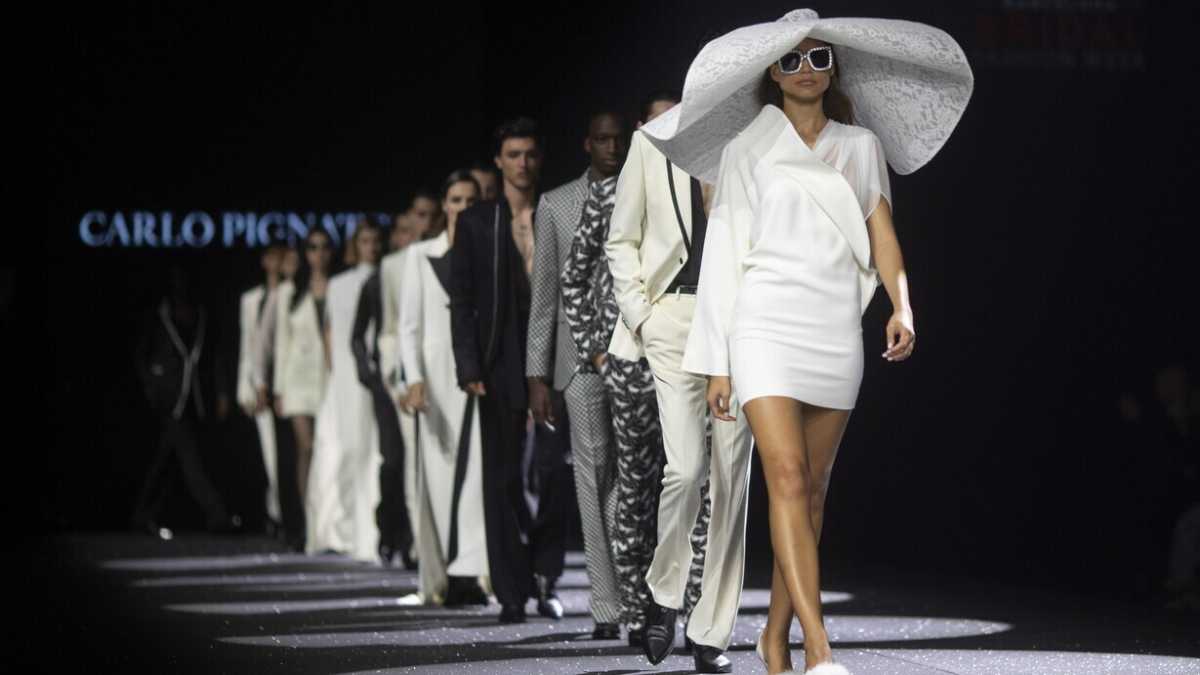 Immagine di I grandi brand alzano i prezzi? E i ventenni di oggi comprano i falsi (con il marchio)