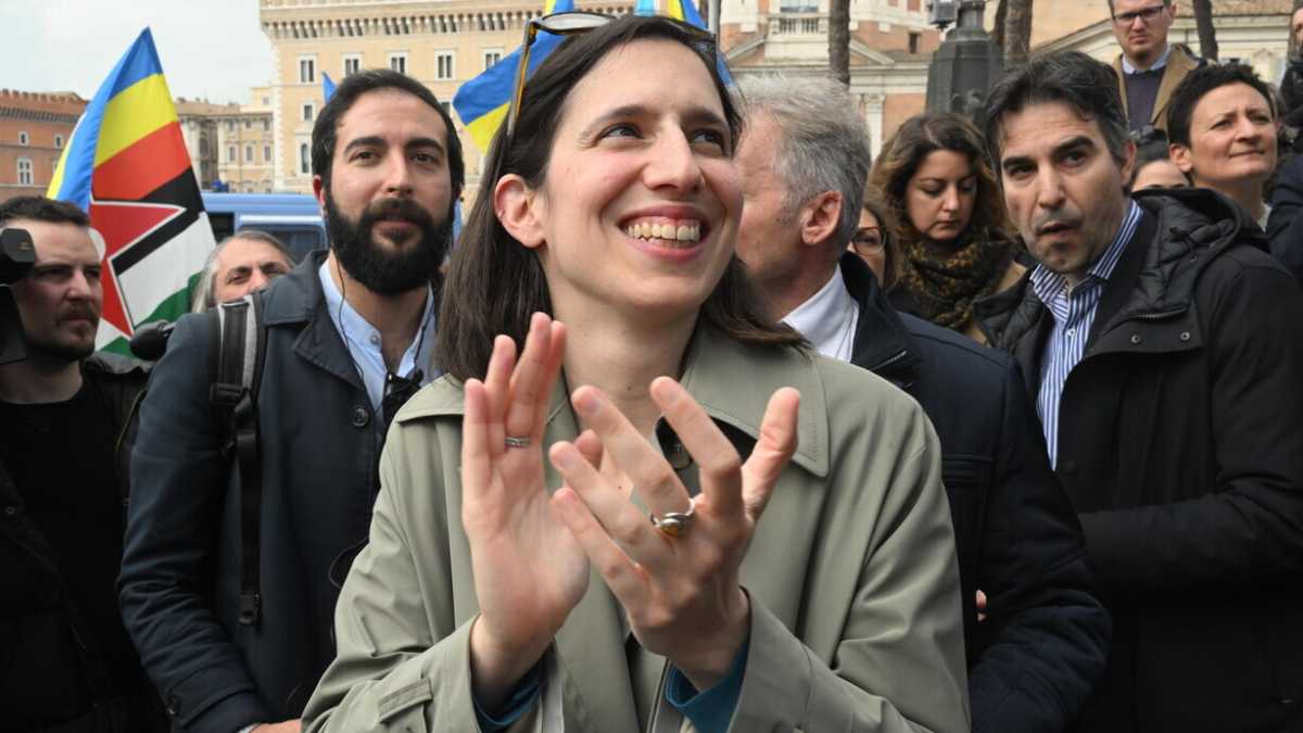 Immagine di Politica e maternità. Il Pd al bivio sulla strada dei diritti
