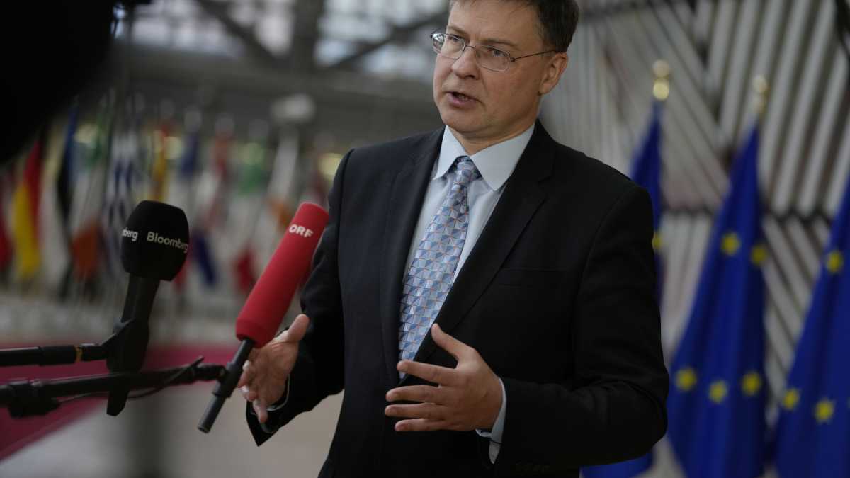 Immagine di "Questo Patto di stabilità accoglie le richieste dell'Italia. E ora avanti col Mes". Parla Dombrovskis