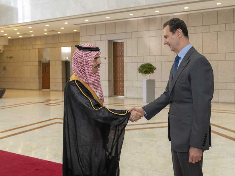 Sauditi e russi assemblano i pezzi della grande riabilitazione di Assad