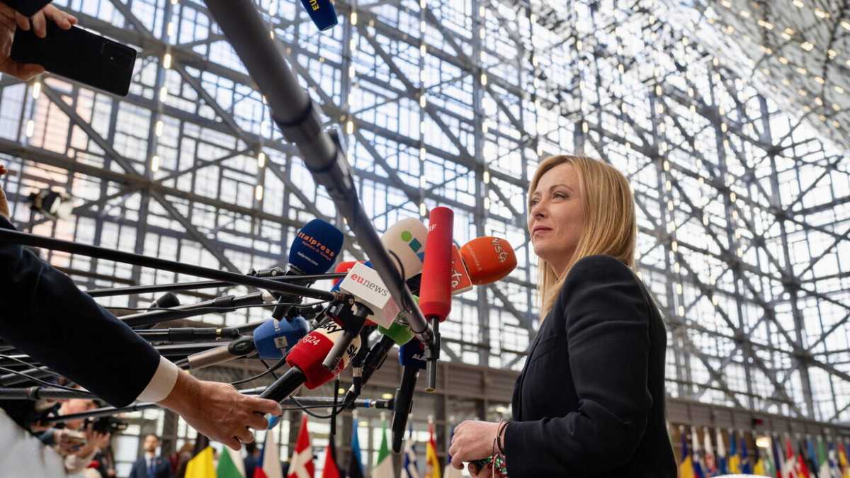 Immagine di I video di Schlein, Conte, Meloni: pensavamo fosse disintermediazione, ora scopriamo che è fascismo