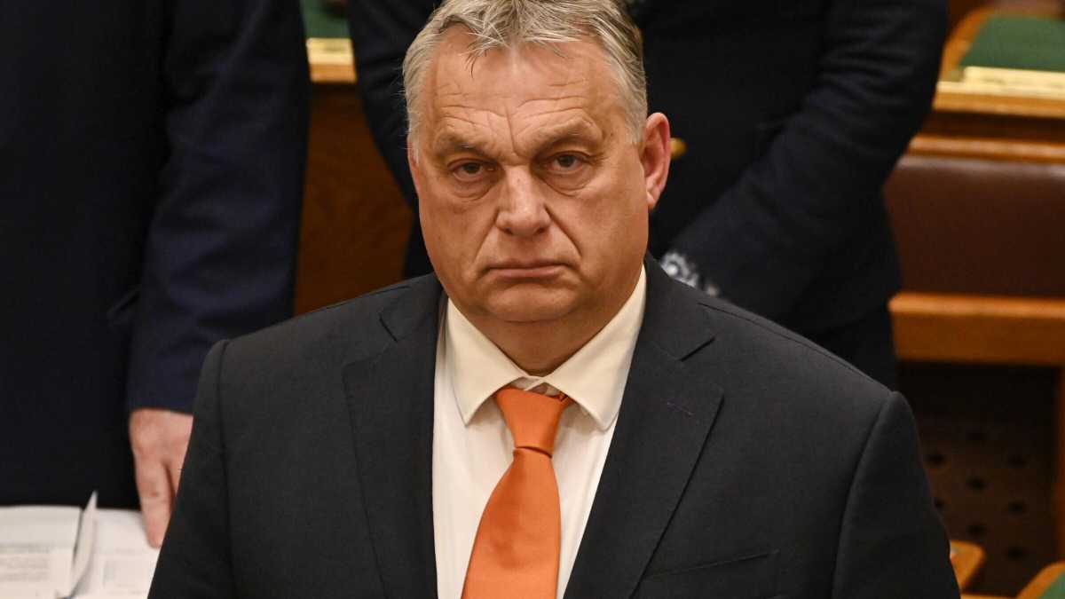 Immagine di Orbán e il bancomat europeo: ok alla riforma della giustizia in cambio dei fondi Ue