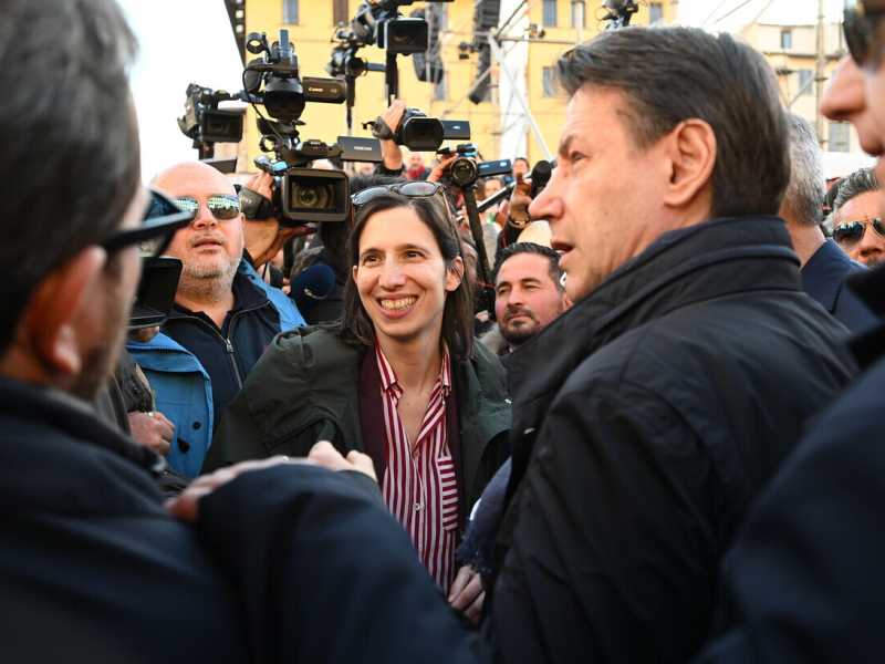 Elly Schlein assieme a Giuseppe Conte (Ansa)