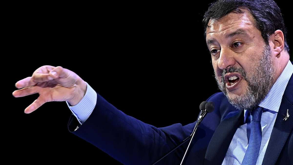 Immagine di E se Salvini si occupasse meno di migranti e più di infrastrutture?