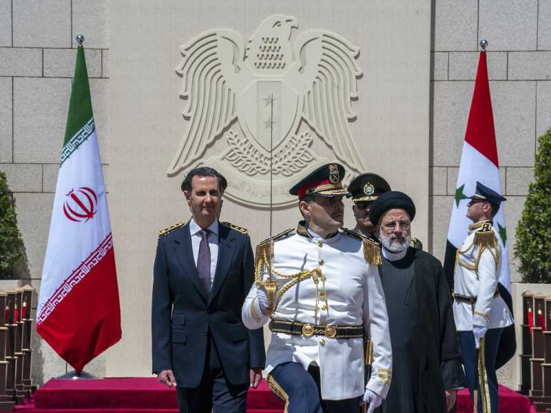 Bashar al Assad e il presidente iraniano Ebrahim Raisi a Damasco (foto LaPresse)