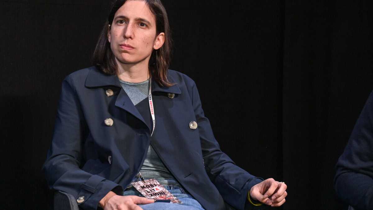 Immagine di Il Pd si agita sulle riforme. Ma Schlein chiude a Meloni: "Non sono una priorità"