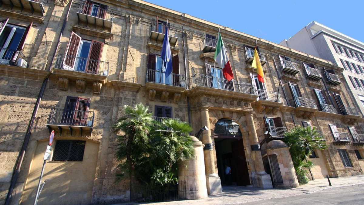 Immagine di Fine dell'idillio tra Fratelli d'Italia e Schifani. In Sicilia vincono gli assenteisti