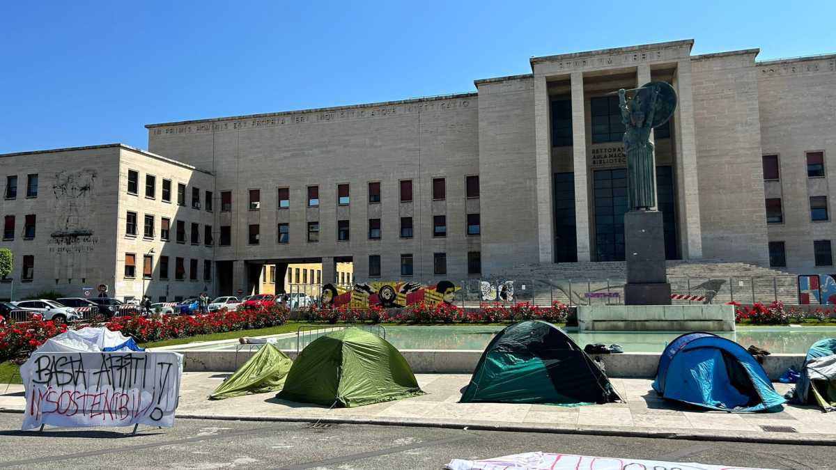 Immagine di I ministri di Meloni litigano sul caro affitti