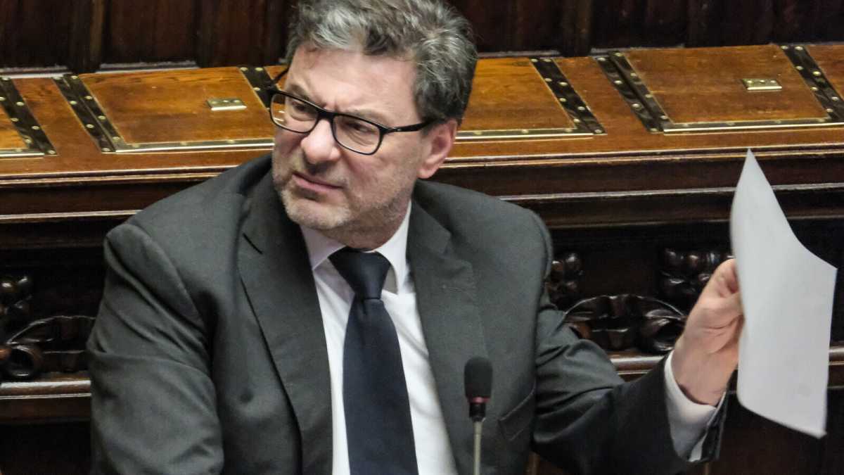 Immagine di Giorgetti cede sulla Guardia di Finanza. Ma ora con Meloni è rottura