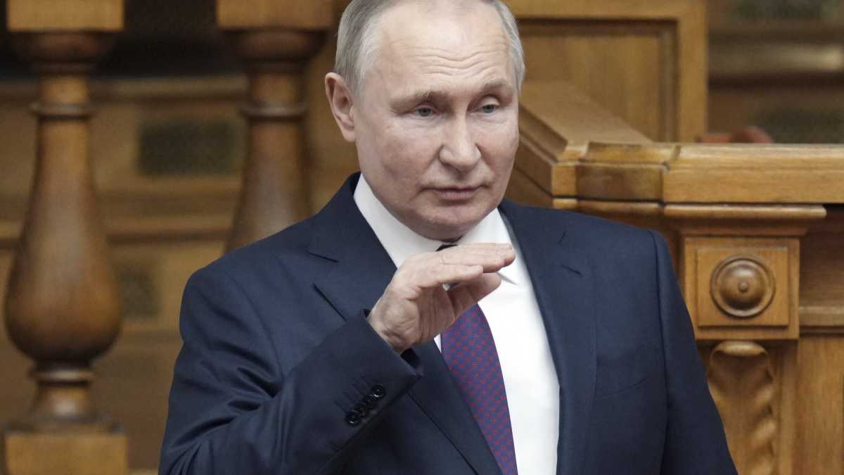 Immagine di Russia in rosso: dimezzate le entrate petrolifere, sale il deficit