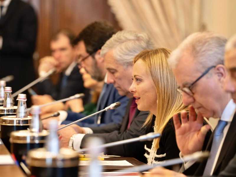 Un momento dell'incontro tra maggioranza e opposizione (Ansa)