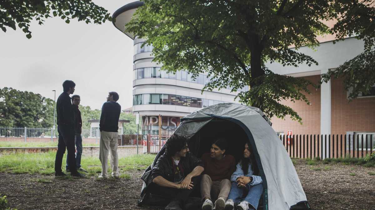 Immagine di Le tende della post verità. I tabù dirigisti da archiviare per dare agli studenti più case con affitti più bassi