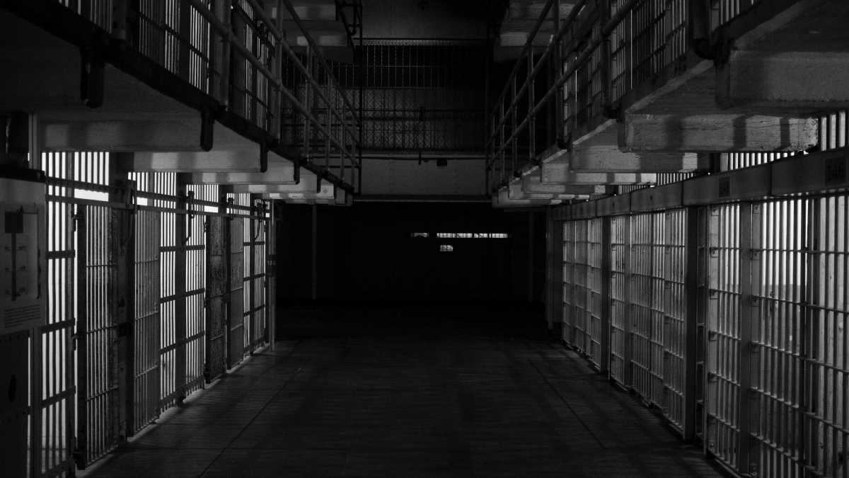 Immagine di Due detenuti morti per sciopero della fame: contavano meno di Cospito?