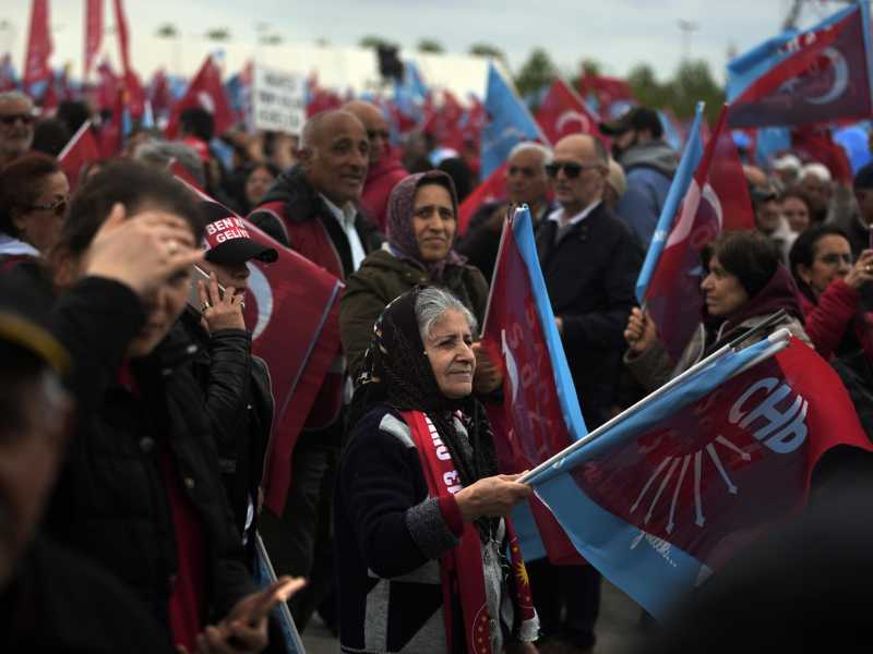 Un comizio elettorale di Kilicdaroglu a Instanbul (Lapresse)