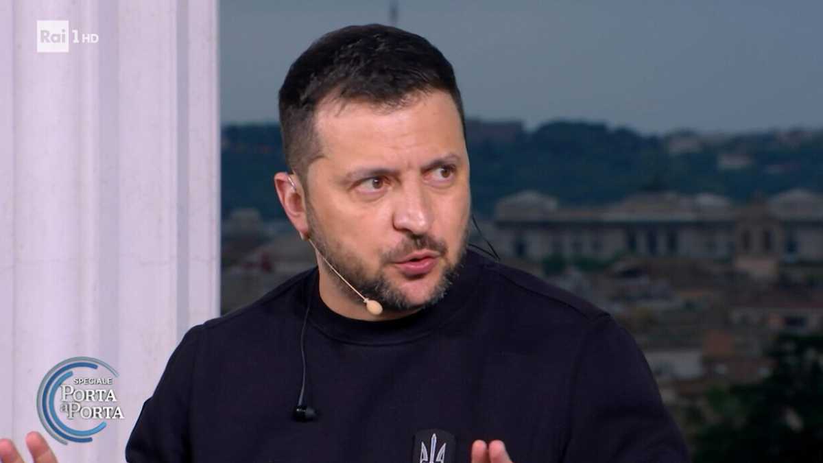 Immagine di Guerra e pace: Zelensky, il presidente soldato parla all’Italia