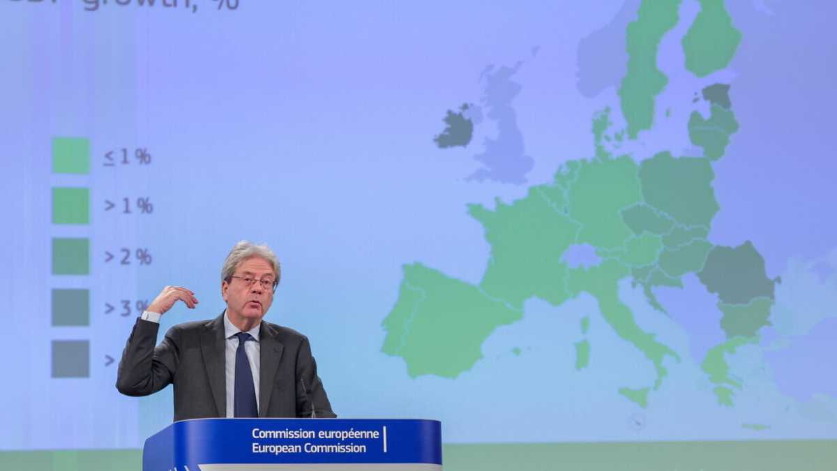 Immagine di Per Bruxelles il pil dell'Italia cresce dell'1,2 per cento. Gentiloni: "Fondamentale il contributo del Pnrr"