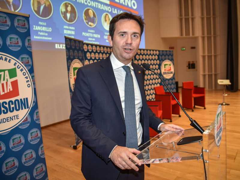Volano gli stracci in Forza Italia. Cattaneo deferisce Sorte ai probiviri: "Vìola lo statuto"