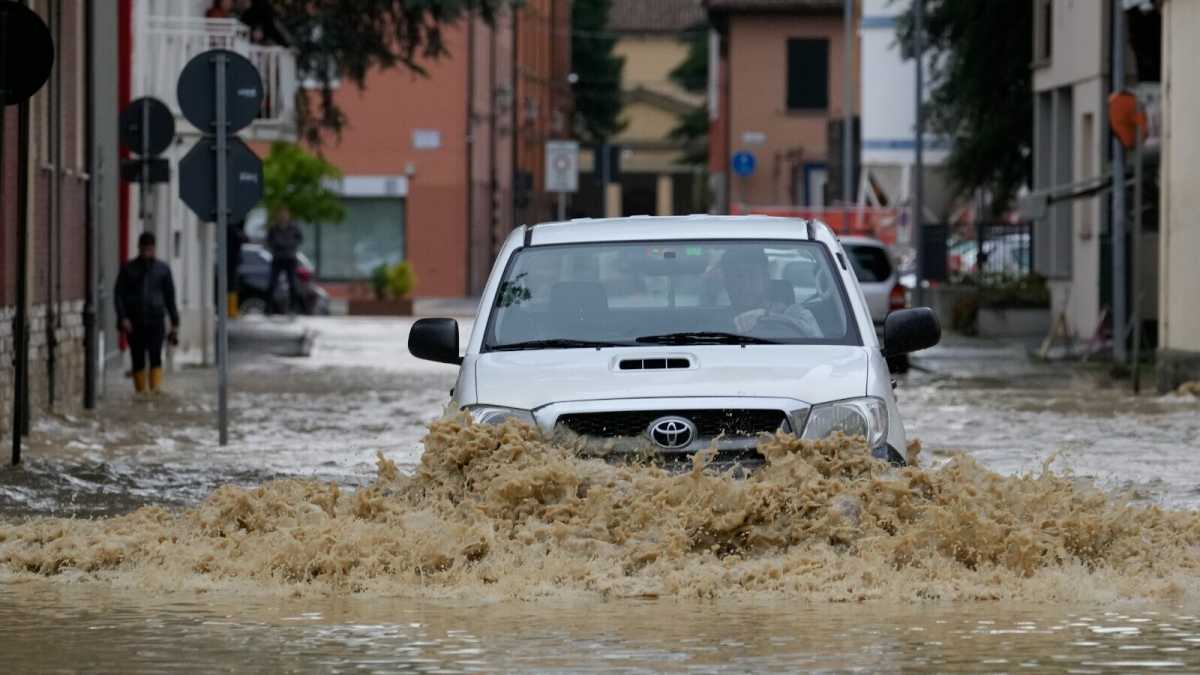 Immagine di Emilia-Romagna: le vittime sono 13. In 27 mila senza elettricità, oltre 10 mila sfollati
