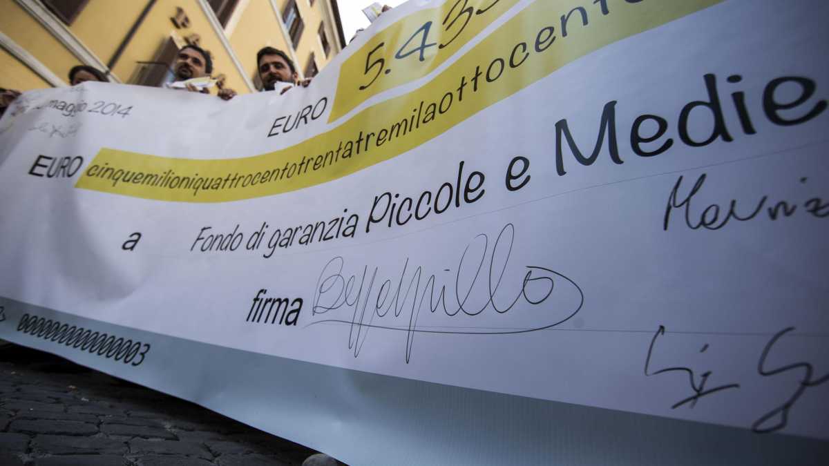 Immagine di M5s, addio mito delle restituzioni. La quota scende a 500 euro, ma nessuno versa. Conte compreso