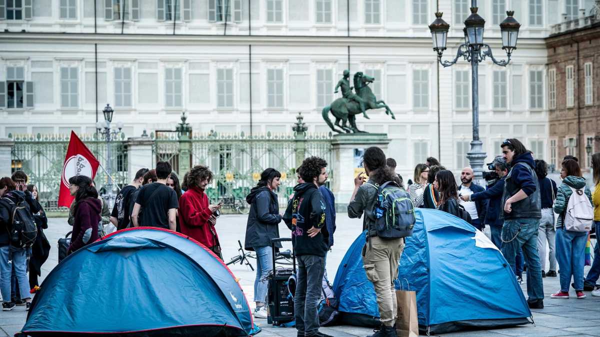 Immagine di Idea per gli studenti: spostare le tende dalle università a Palazzo Chigi