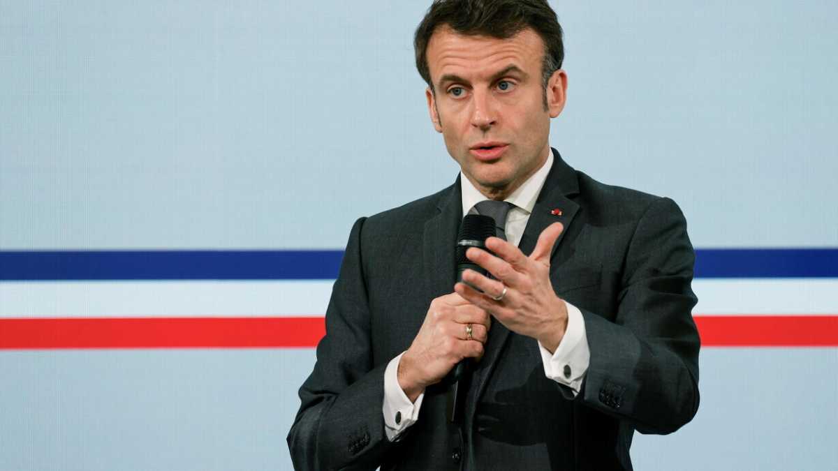 Immagine di Macron contro i Fratelli musulmani