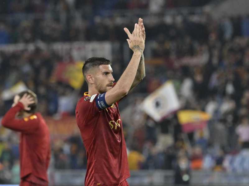 Lorenzo Pellegrini dopo la qualificazione della Roma (LaPresse) 