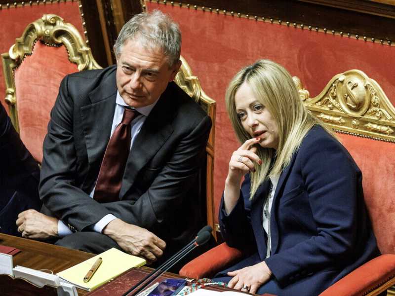 Adolfo Urso e Giorgia Meloni (Ansa)