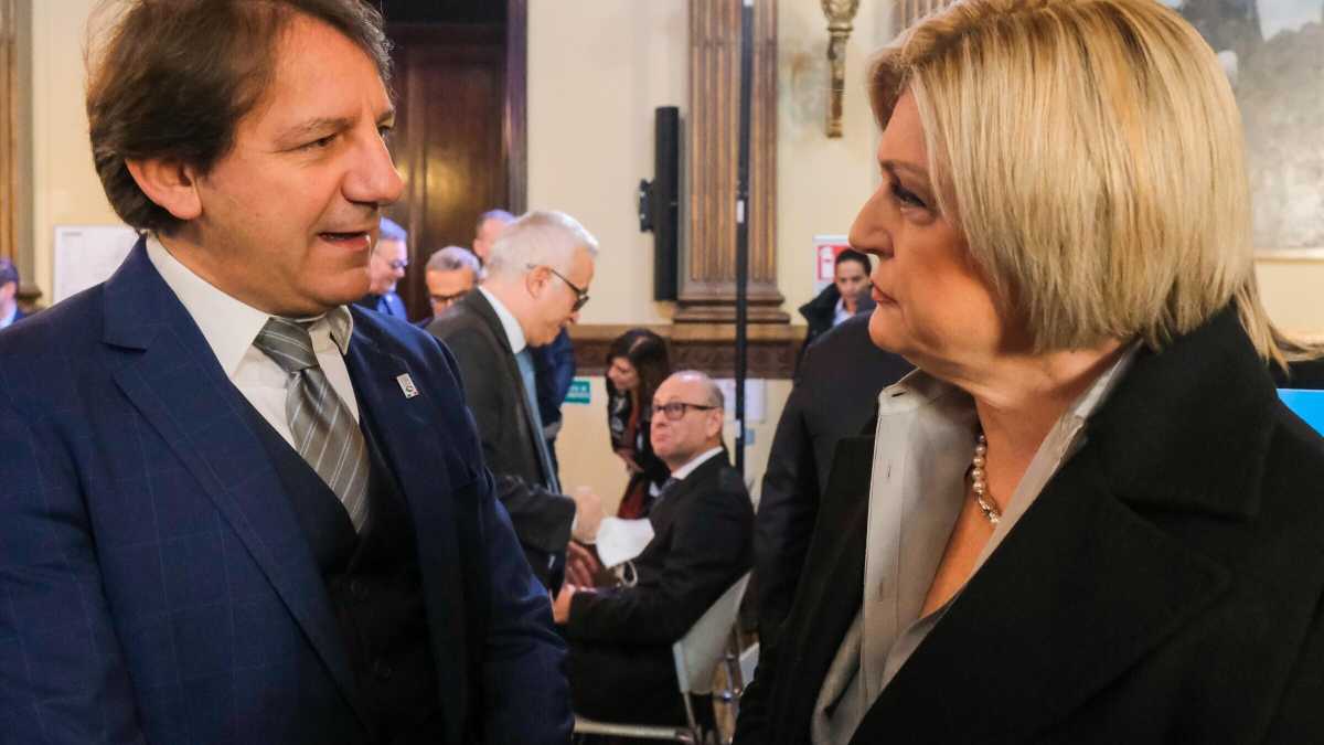 Immagine di Politica e sindacati, uniti e felici al corteo funebre dell’Anpal